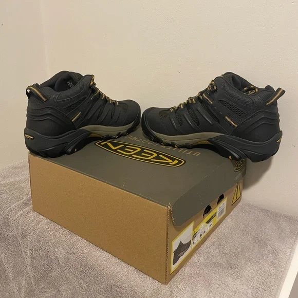 Keen Utility Work Boots | Size - 9D | Color - Raven / Tawny Olive | Steel Toe - Picture 7 of 11